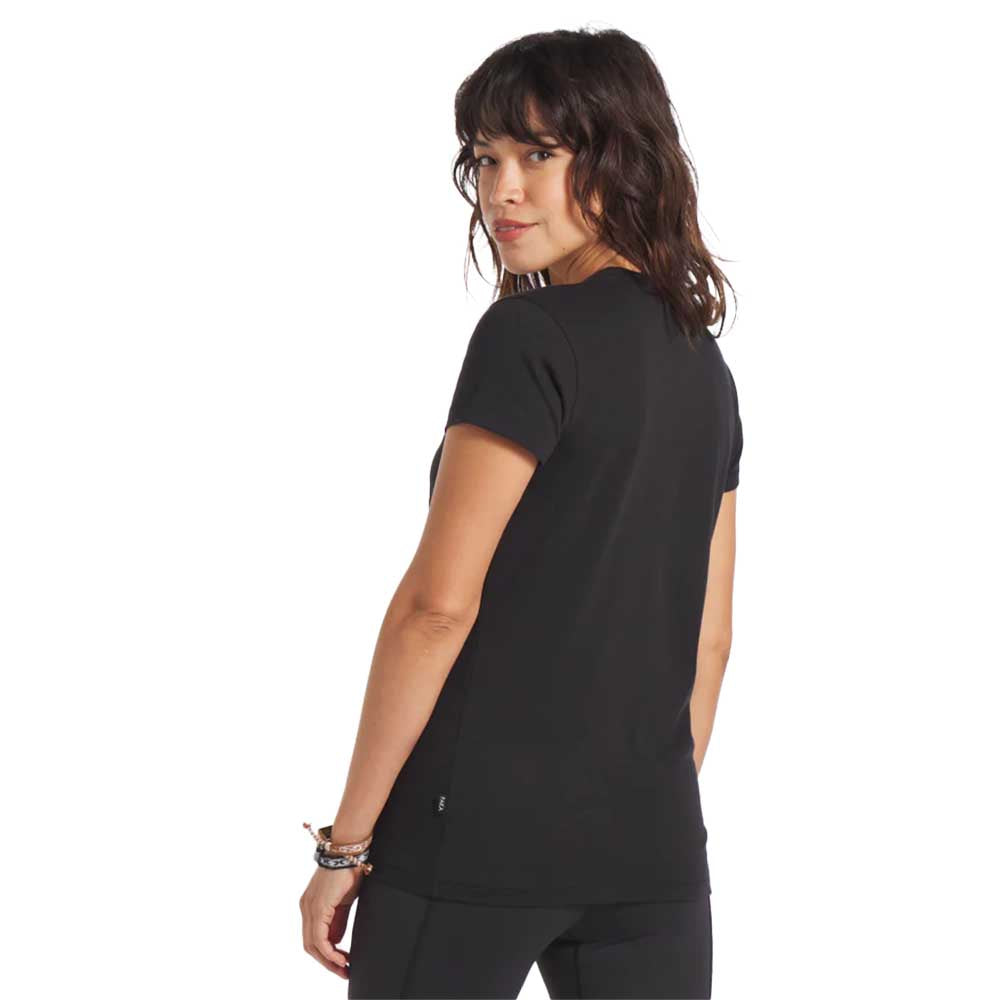 Paka Apparel Women’s Essential V-Neck Shirt 2026